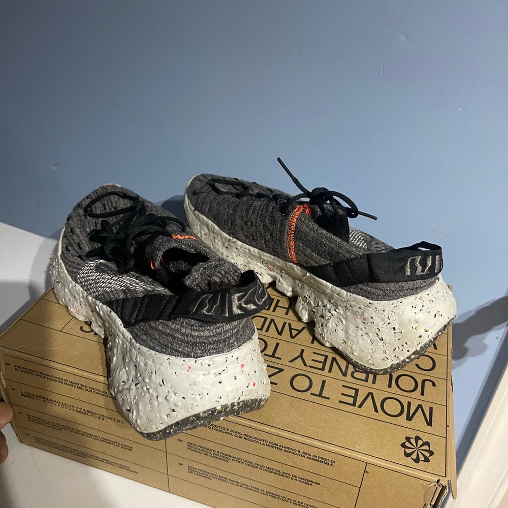 Nike Bio